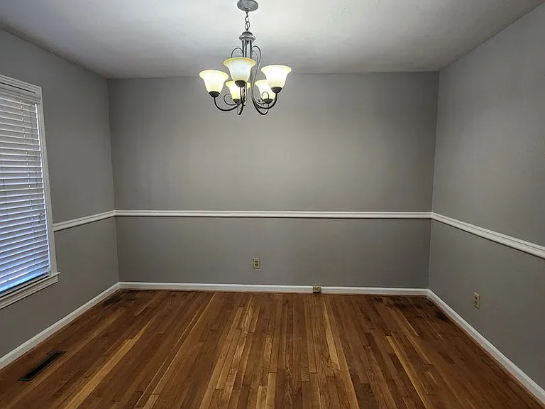2502 Berkley Dr — Photo 4