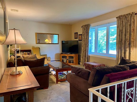 5th image of 2472 Stephanie Ln