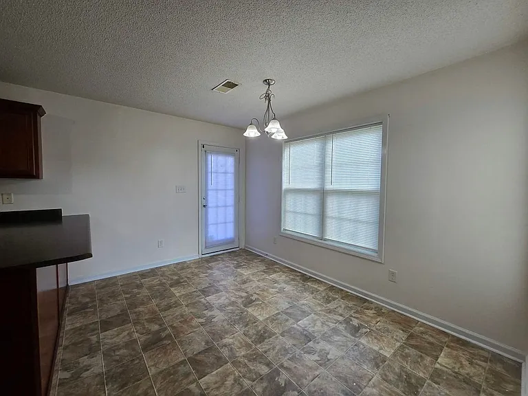 1407 Oxnop Ct — Photo 4