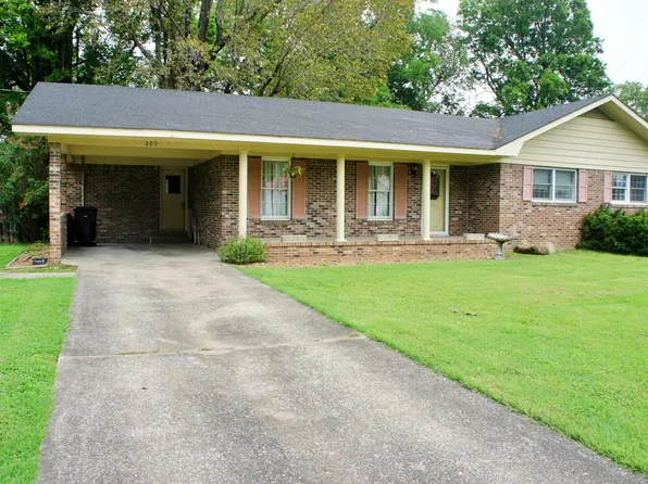 209 E 3rd St, Brookport, IL 62910