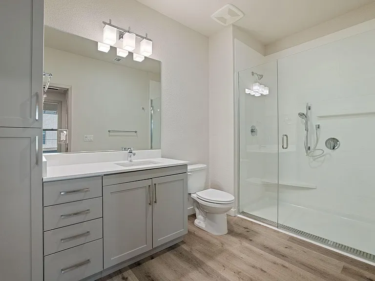 La Vida 55+ Luxury Living — Photo 41