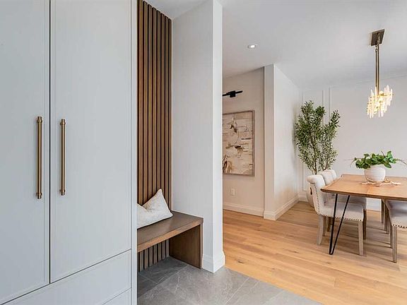 5th image of 2233 E 35th St SW