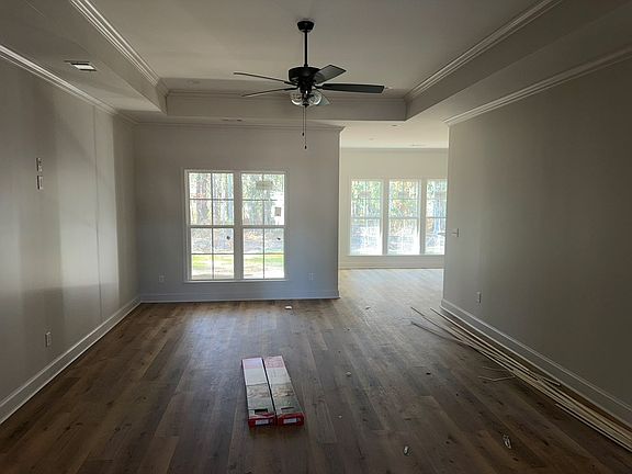 4th image of 48 Sloans Village Way SE