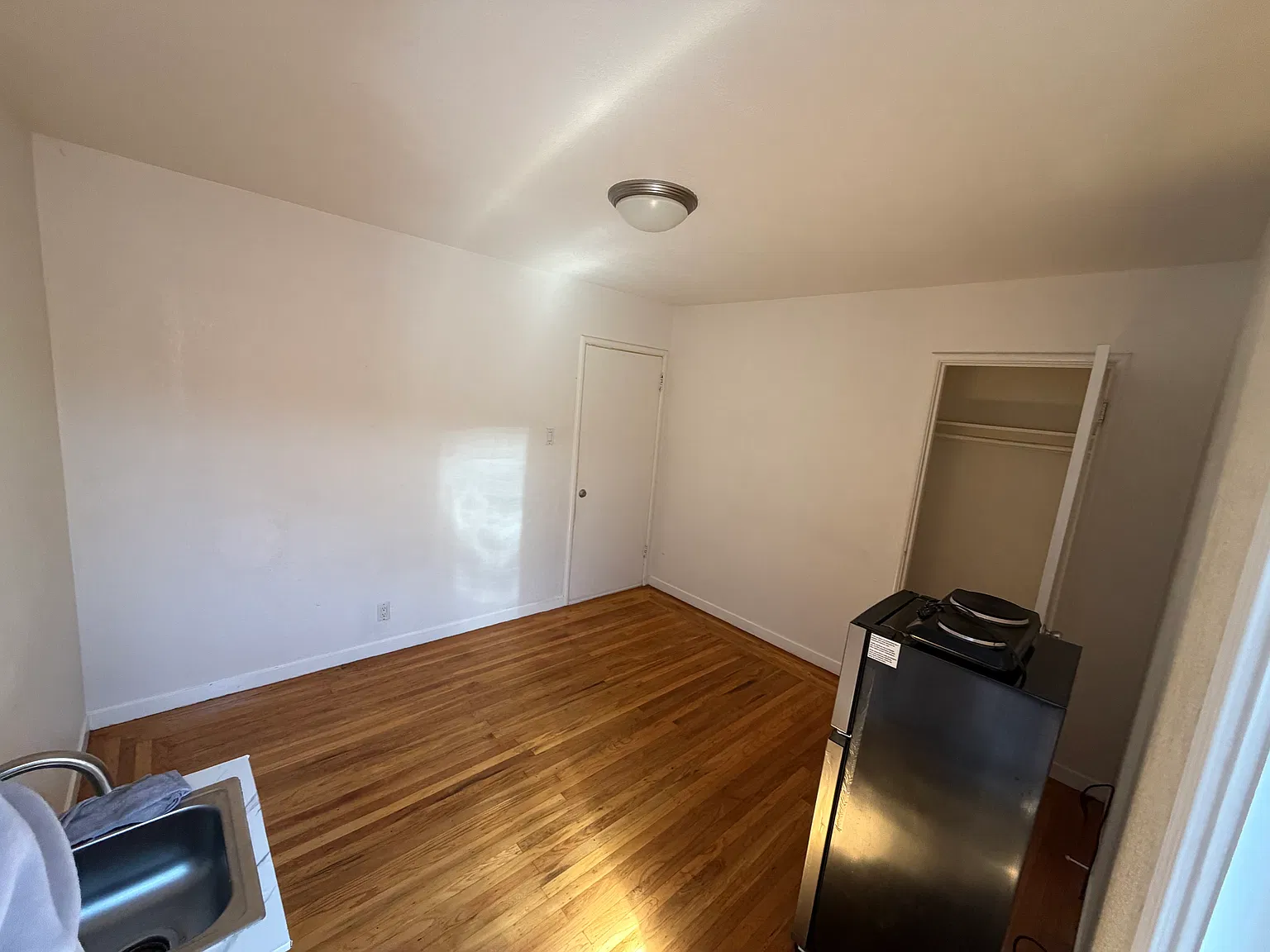 Studio, $1,250 — Photo 4