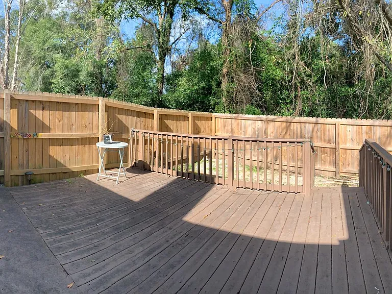 Deck/Yard