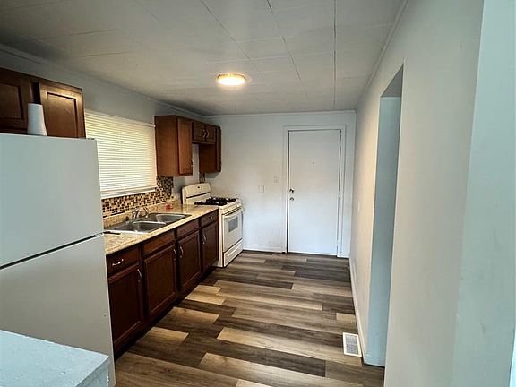 2nd image of 11019 Essex Ave