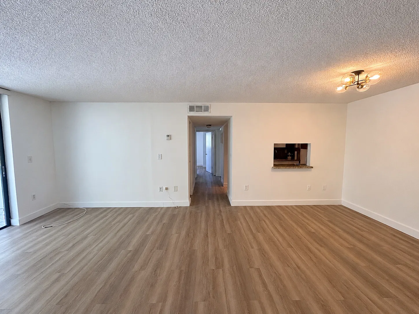2 bed, 880 sqft, $2,950 — Photo 3