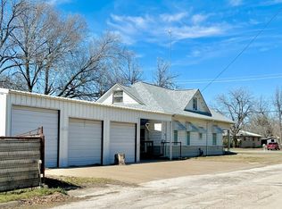 301 W Belknap St, Jacksboro, TX 76458