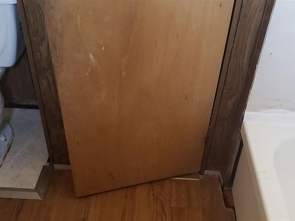 3rd image of 1609 S Cahoon Ave