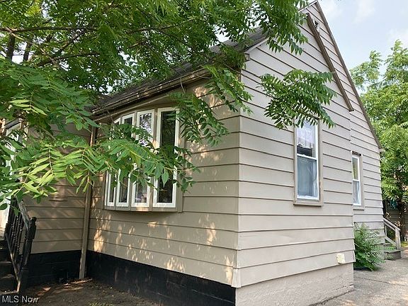 2nd image of 159 N Osborn Ave