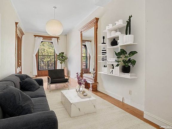 4th image of 440 Greene Ave #1