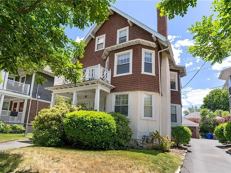 157 Irving Ave — Photo 1