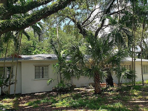 2nd image of 15250 NE 8th Ave