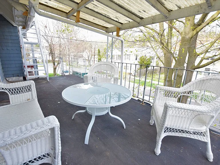 1002 N Aurora St — Photo 113