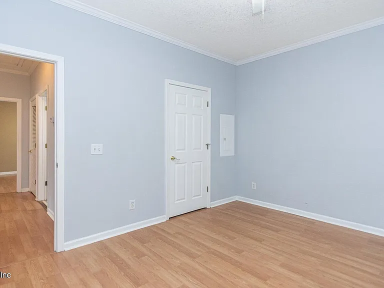3237 Mayflower St S — Photo 18