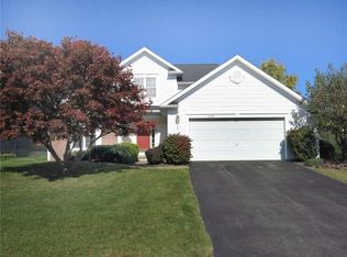 4928 Bramblewood Trl, Canandaigua, NY 14424