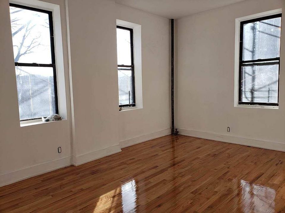 2nd image of 178 Ocean Pkwy APT D5