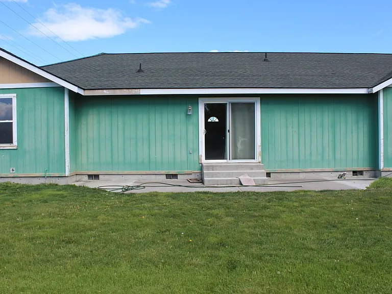 304 Willow St — Photo 34