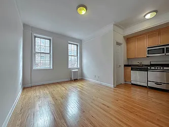 Rented by Manhattan Realty Group