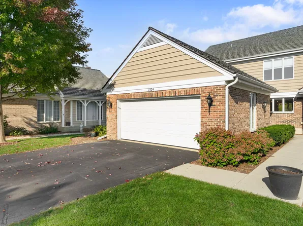 1304 Shire Cir #4, Palatine, IL 60067