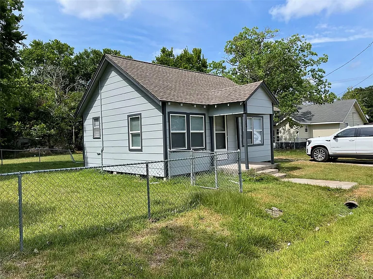 309 Ryan St — Photo 4