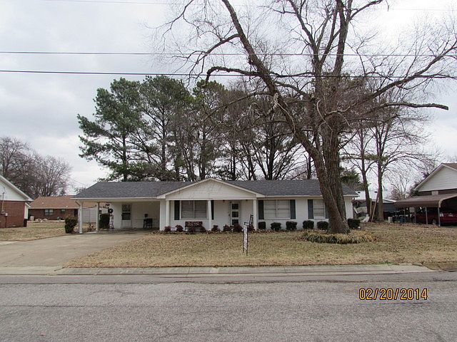 1st image of 1918 Sam Houston Dr