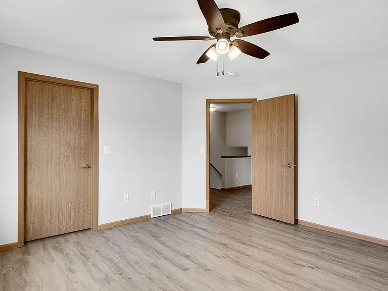 1208 Eastwood St — Photo 16