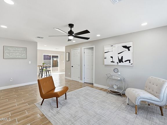 4th image of 4929 W Berkeley Rd