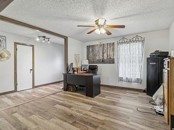 3rd image of 215 DEER RUN ST