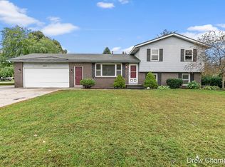 2492 Tyler St, Jenison, MI 49428