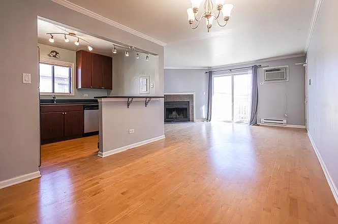 2 bed, 850 sqft, $1,700 — Photo 2