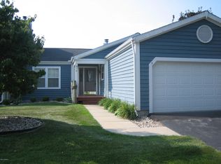 914 Eagle Point Dr, Saint Joseph, MI 49085