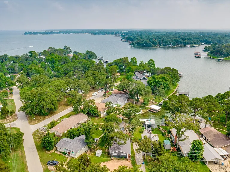 1813 Oak Shore Dr — Photo 16