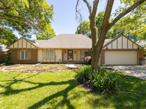 8539 E Brookhollow Ln, Wichita, KS 67206