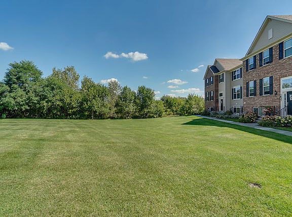2nd image of 1639 Deer Pointe Dr #1042