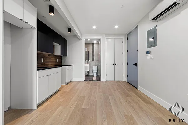 Rented by ERNY LLC | media 5