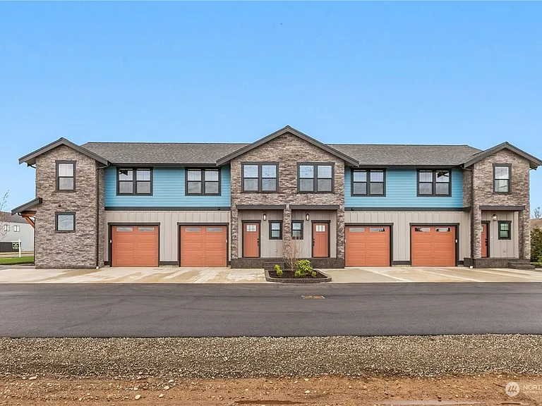 2217 Dejong Dr — Photo 4