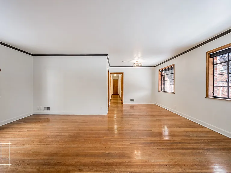 1374 E. Broad St. — Photo 10