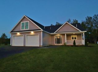 13 Rolling Meadow Dr, Bangor, ME 04401