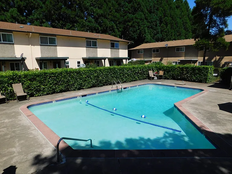Cedar Meadow Apartments — Photo 14