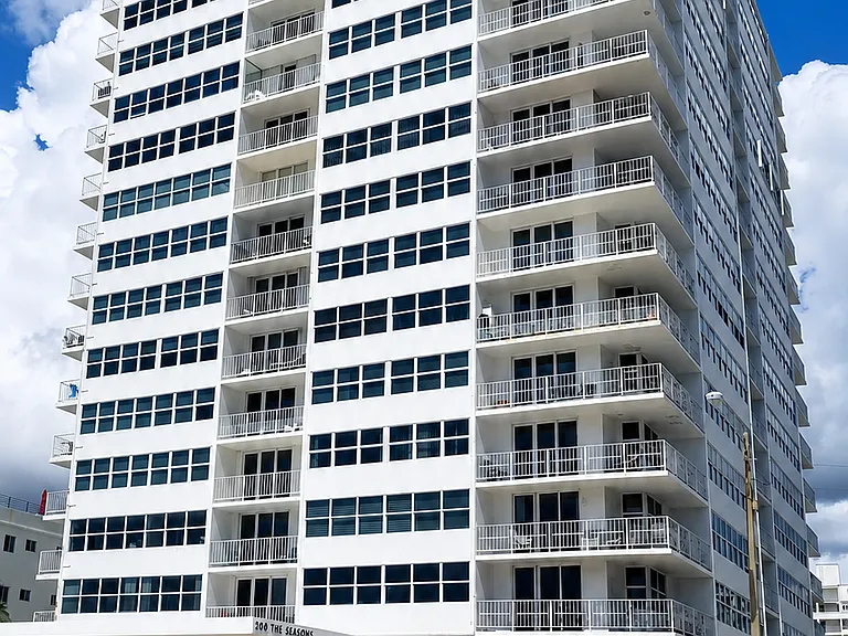 209 N Fort Lauderdale Beach Blvd #11F — Photo 12