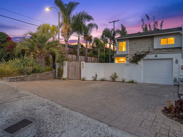 253 Calle De Madera — Photo 21