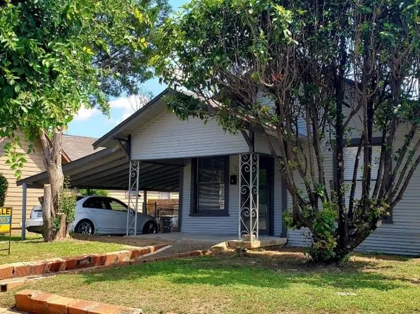 1304 E Davis Ave, Fort Worth, TX 76104