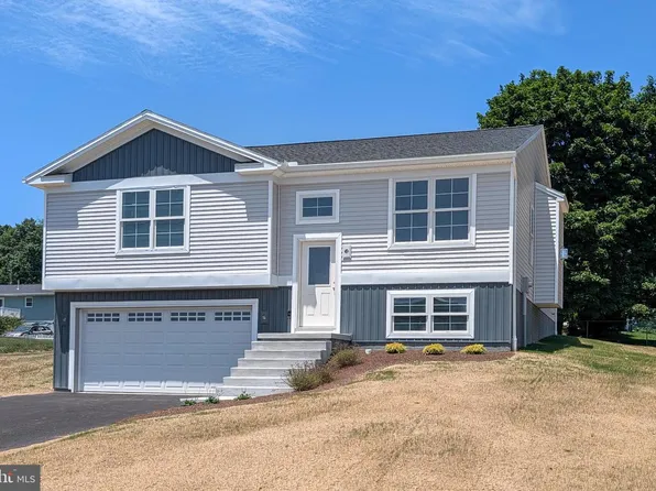 131 3rd St, Centre Hall, PA 16828