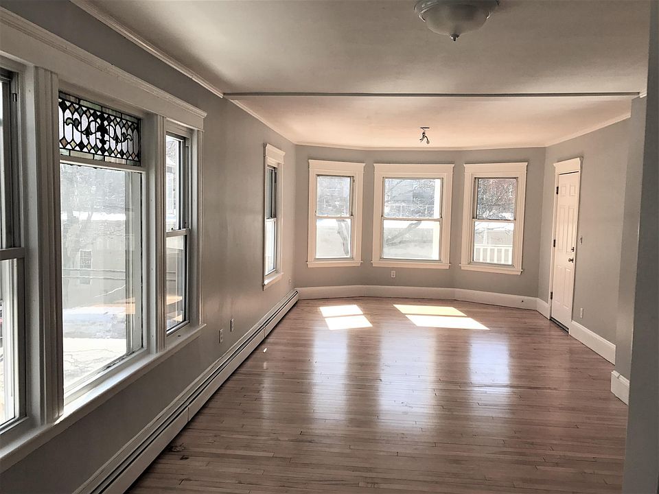 Huge Double Living room W/Hardwood floors