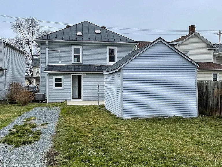 318 Highland Ave — Photo 17
