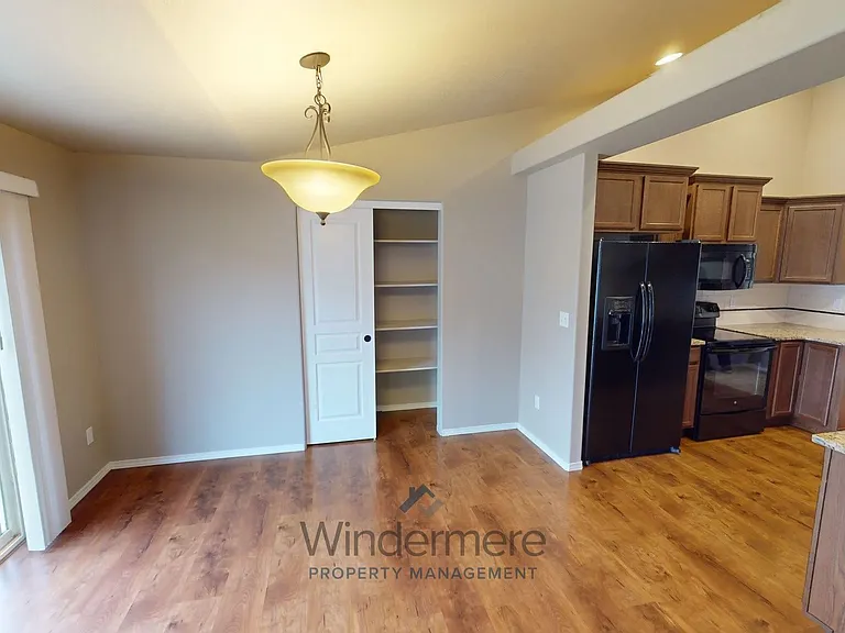 247 Chapra St — Photo 8