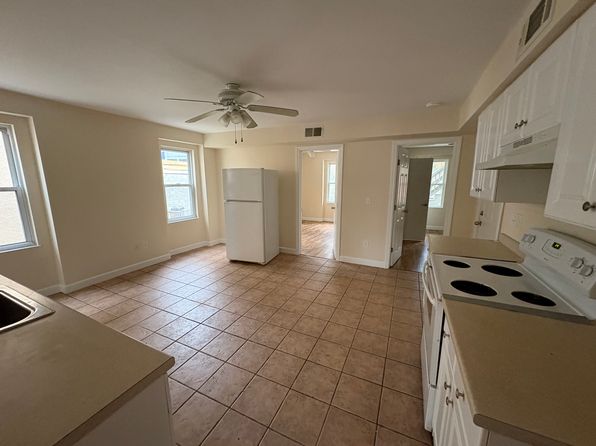 112 Central St #2