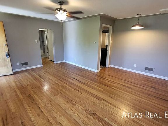 5th image of 2703 S Hooker St