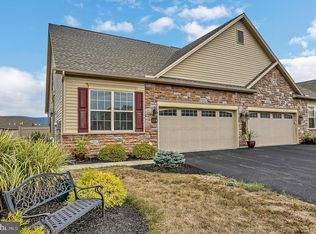 114 Crest Vw, Carlisle, PA 17013